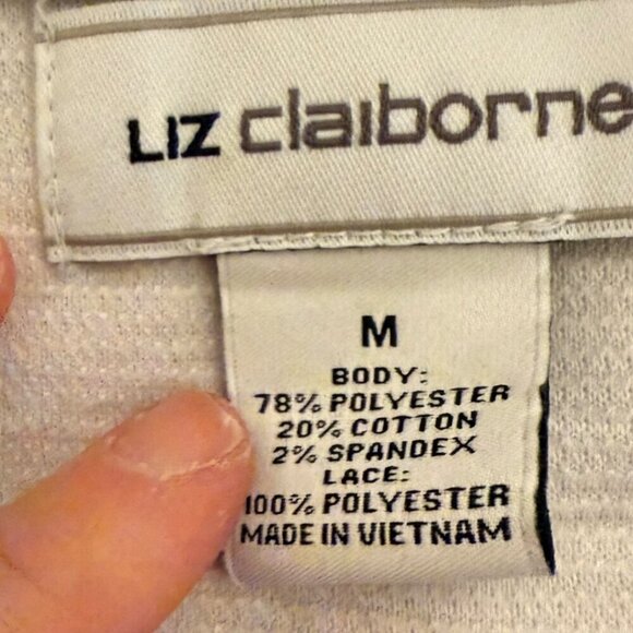 LIZ CLAIBORNE women's vintage white sleeveless beach shirt with fringe detail - Picture 3 of 5